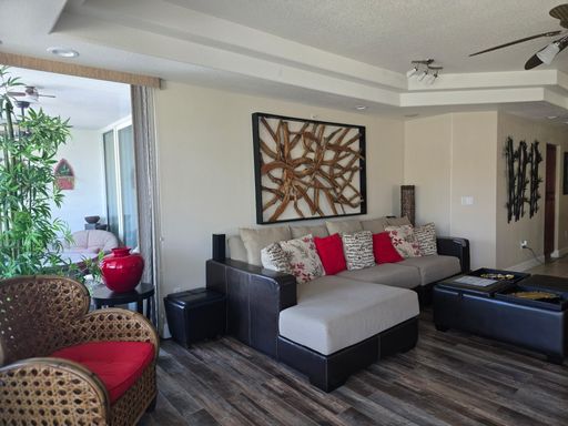 VACATION RENTAL - Condo on the River – photo 1