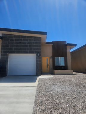 Beautiful 1 bed/1 bath Duplex available in Bullhead City – photo 1