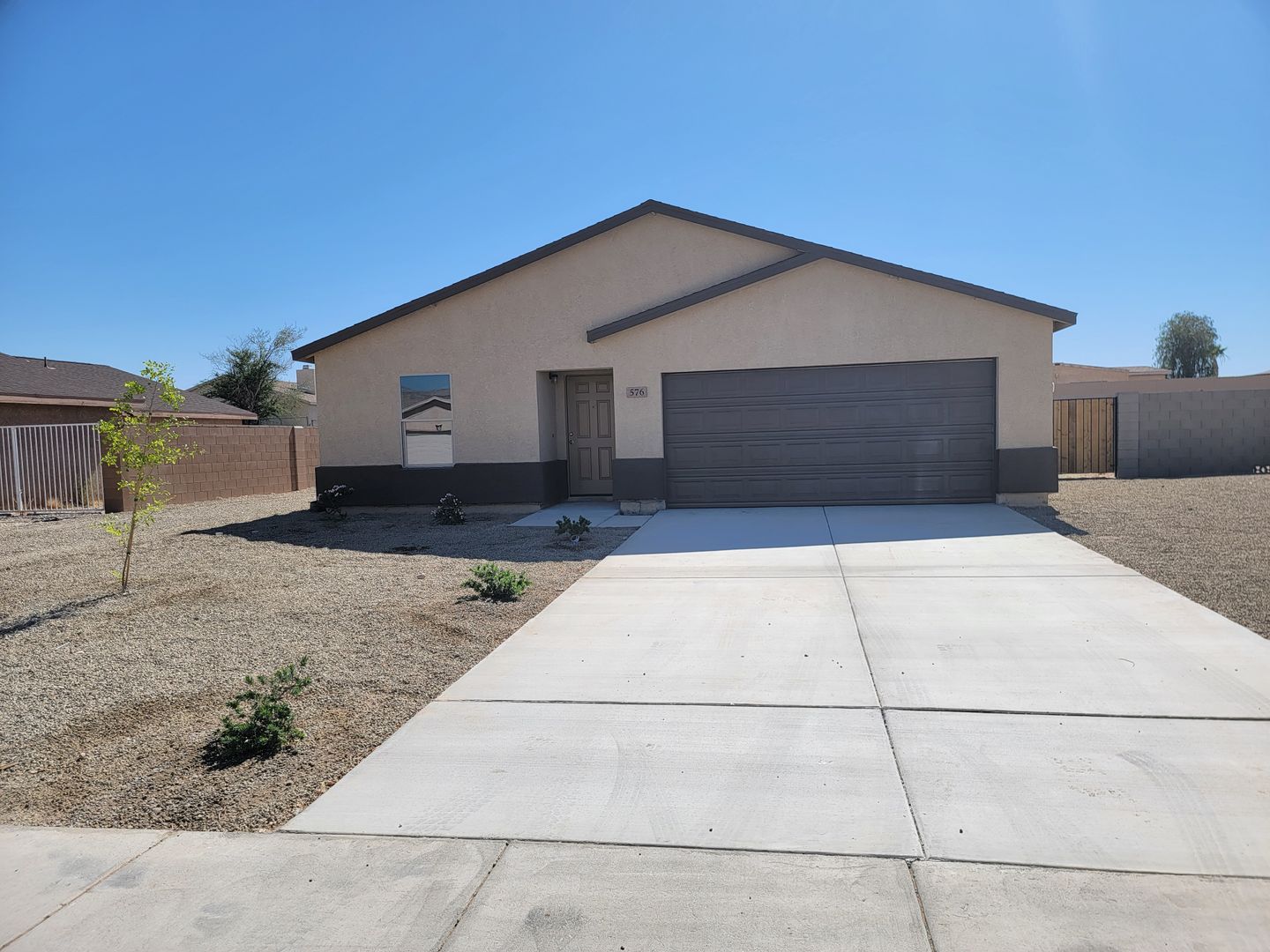 Bullhead City House: 576 Holly Street