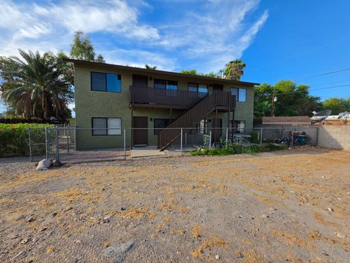 2 Bedroom Upstairs Unit in Bullhead City – photo 1