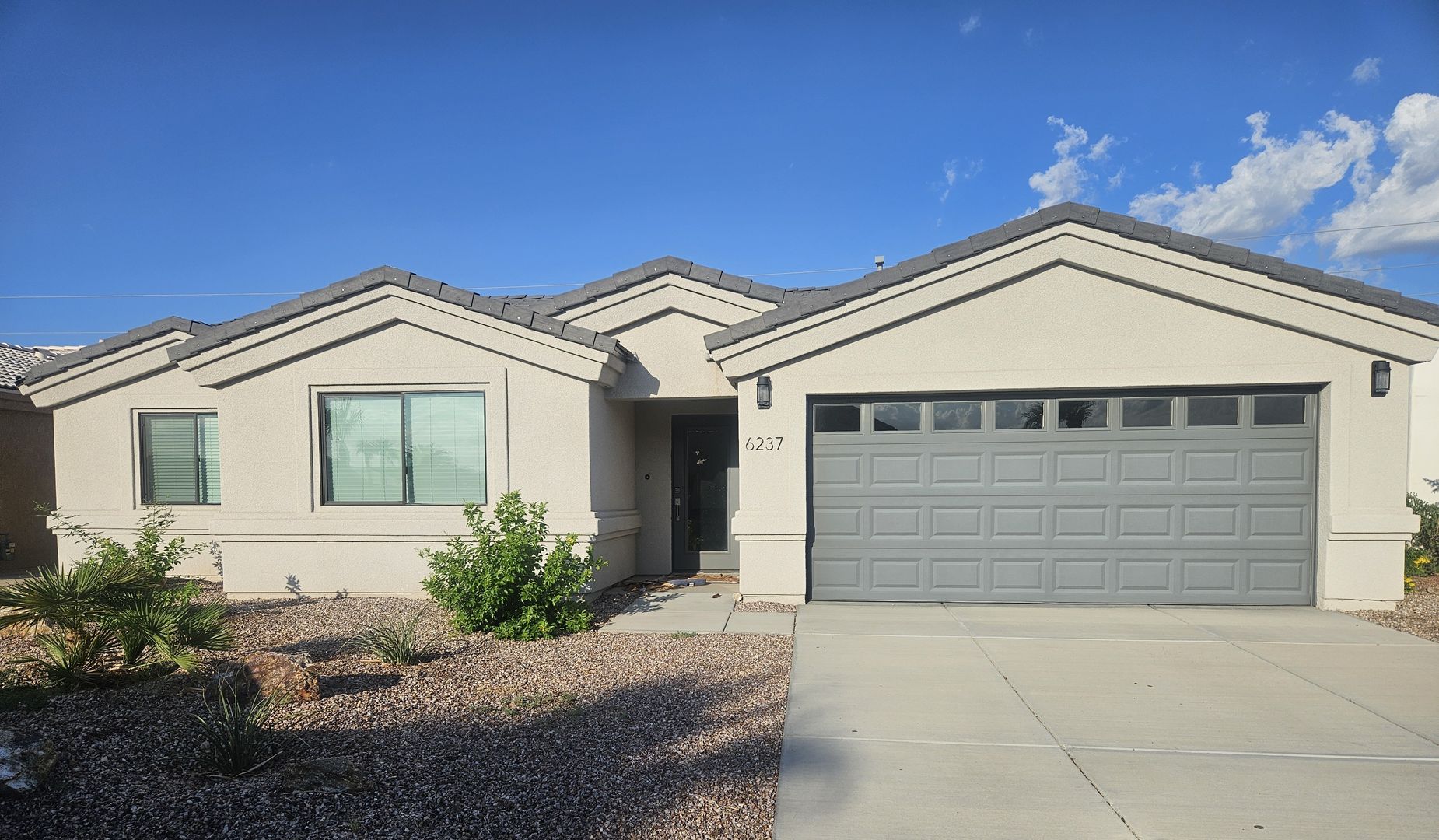 Fort Mohave House: 6237 S. Lago Grande Dr