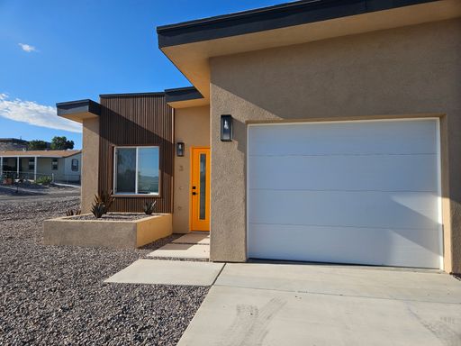 Newly Built 1 bed/1bath Duplex in BHC – photo 1