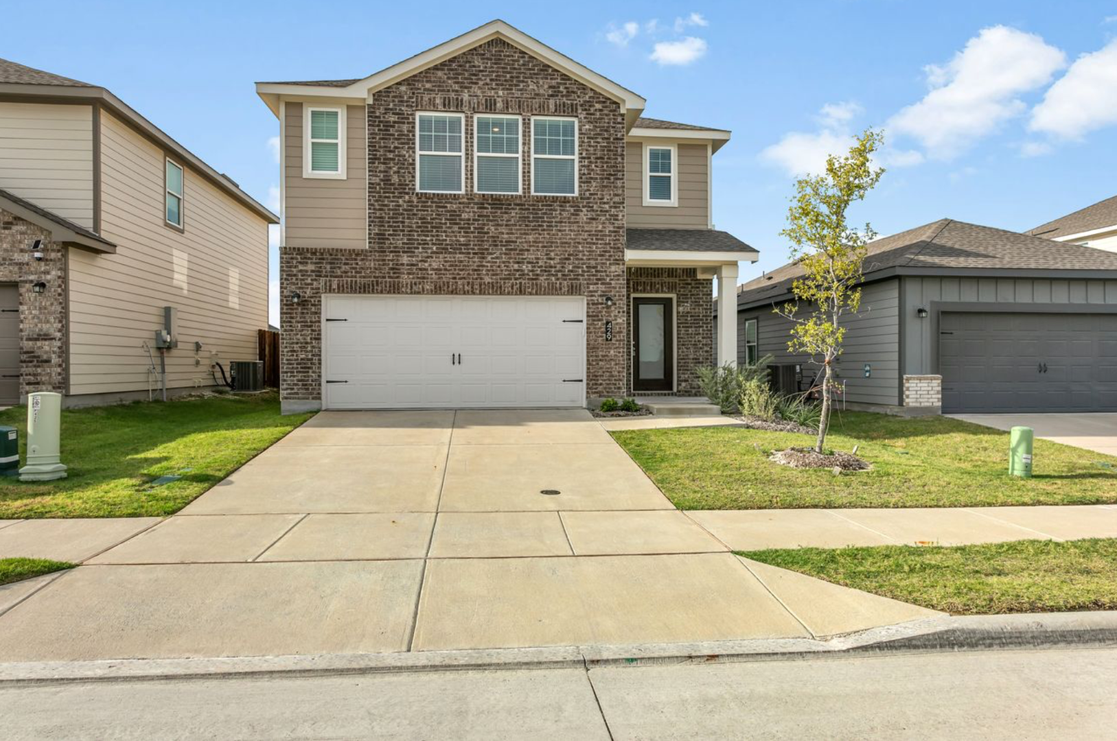 Anna House: 429 Merced River Lane