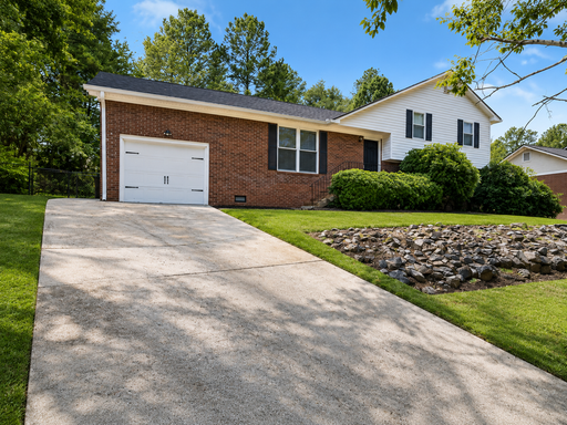 2712 Fair Oak Ct - Sand Ridge
