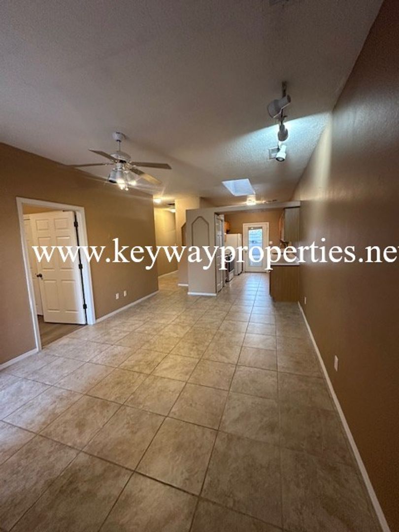 Albuquerque Apartment: 10420 Gutierrez