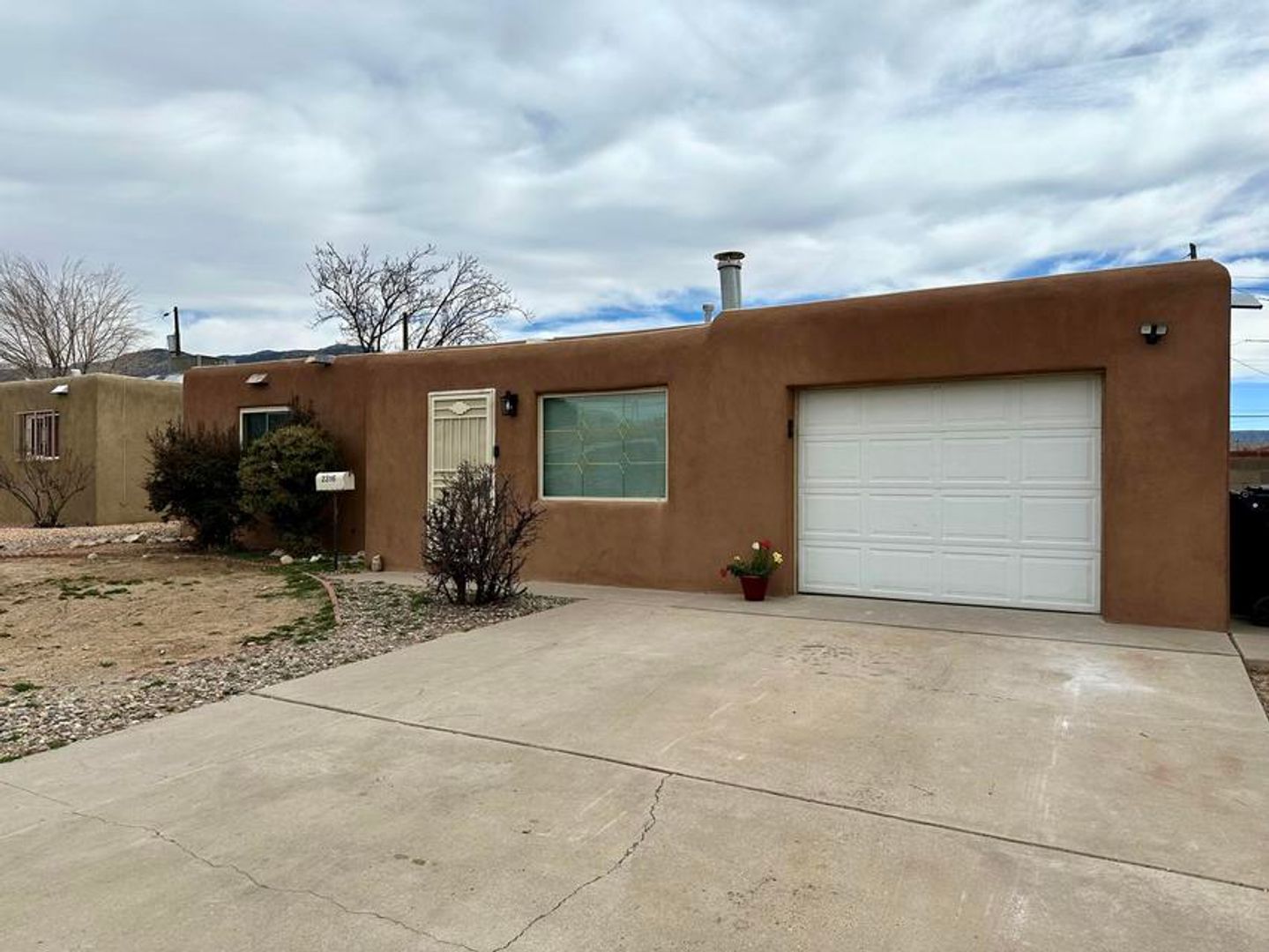 Albuquerque House: 2316 Britt St NE