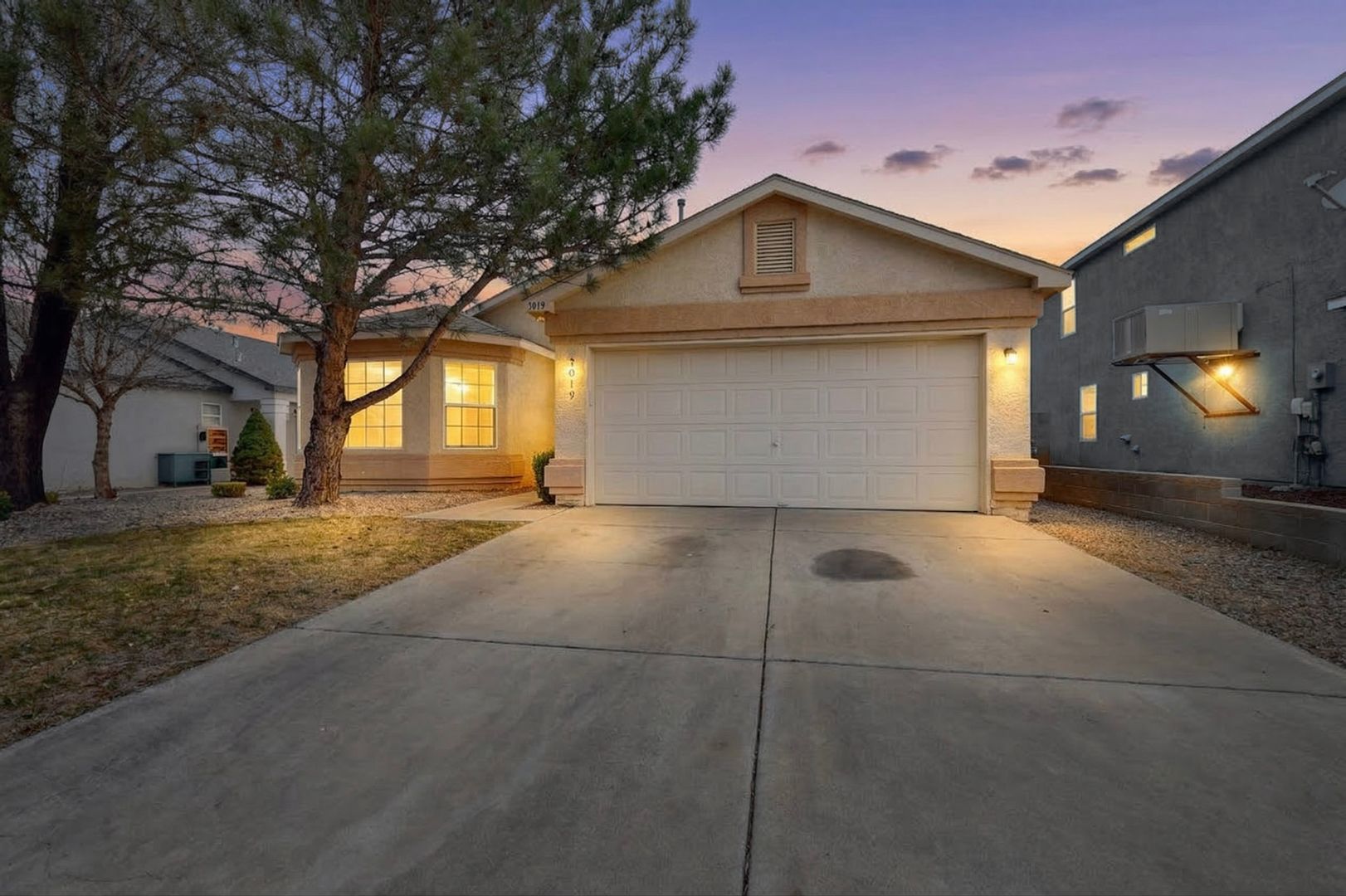 Rio Rancho House: 3019 Glorieta Meadows Dr NE