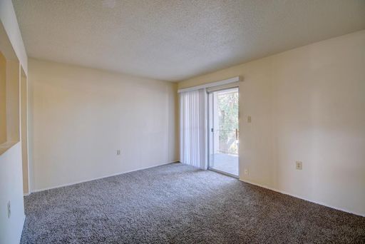 NE Heights-Downstairs 2 bed 1 bath with Yard – photo 1