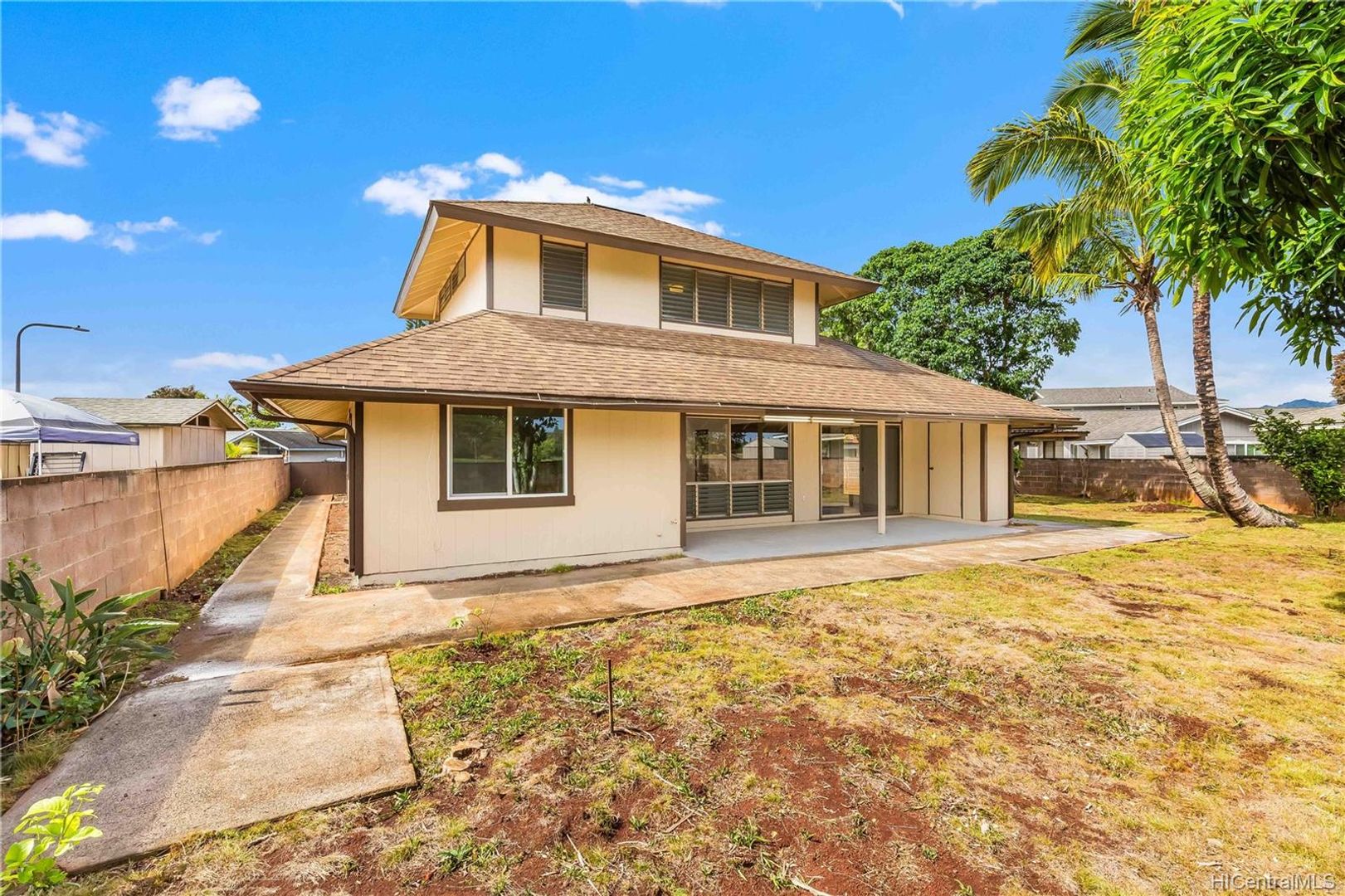 Mililani House: 95-748 Lewanuu Street