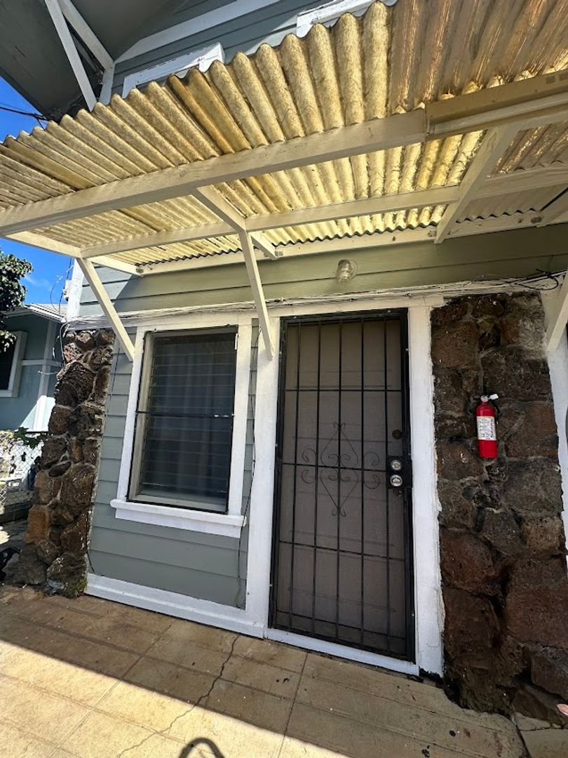 Honolulu Apartment: 1804 Lusitana Street