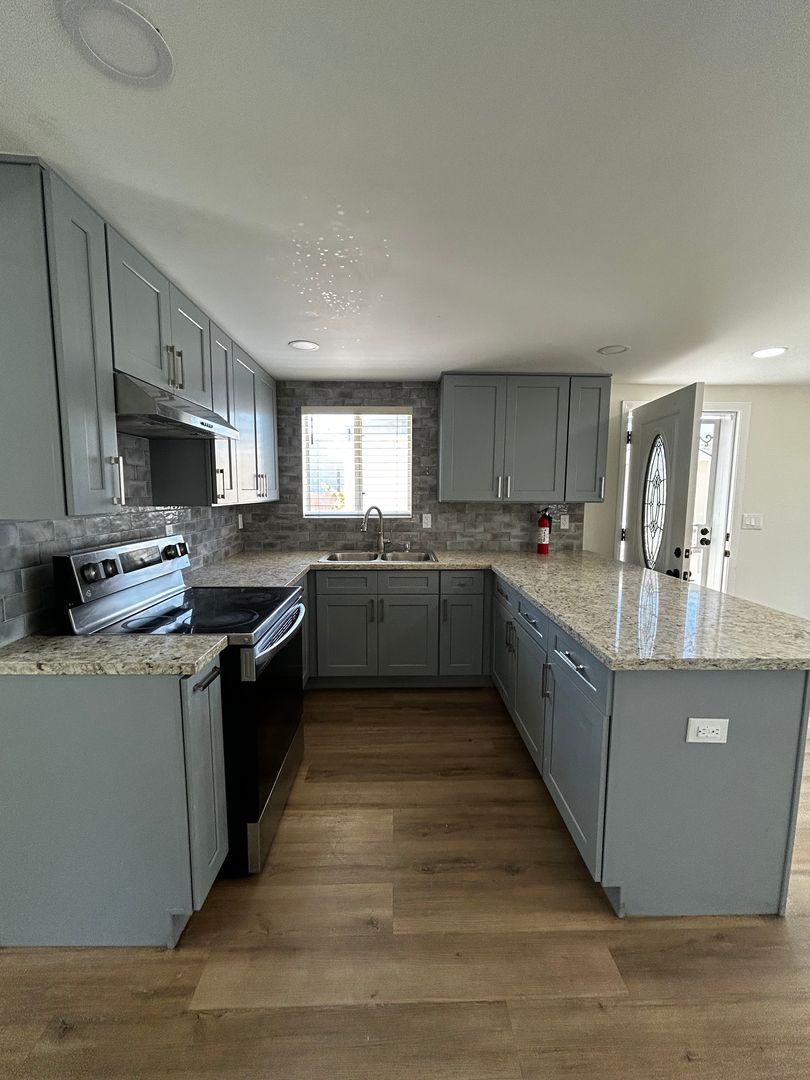 National City House: 2764 Wilma Street