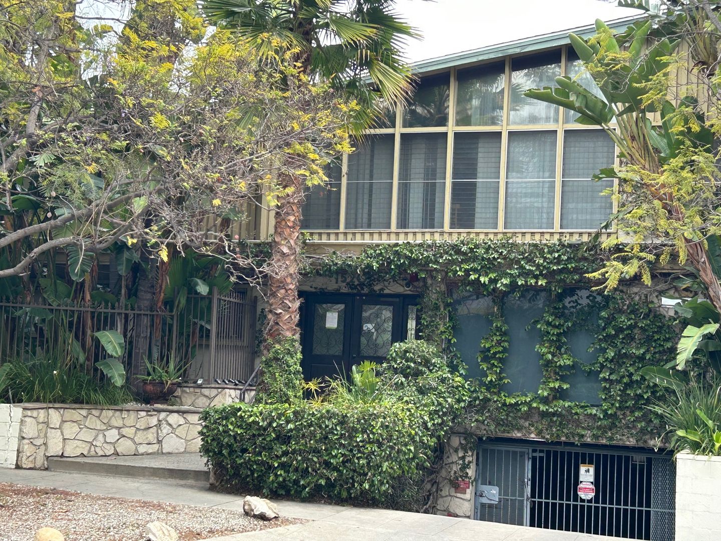 Los Angeles Apartment: 1520 N. Hayworth Ave.