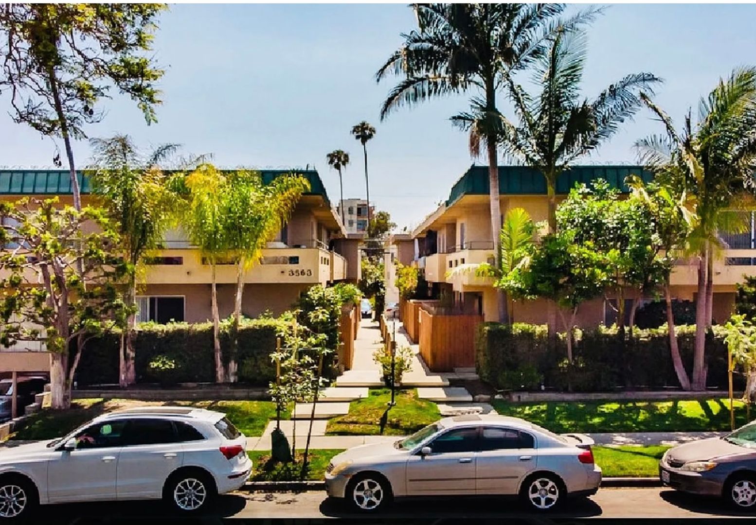 Los Angeles Apartment: 3563 Jasmine Avenue