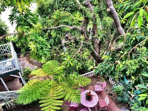 Los Angeles Apartment: 2036-2050 High Tower Drive