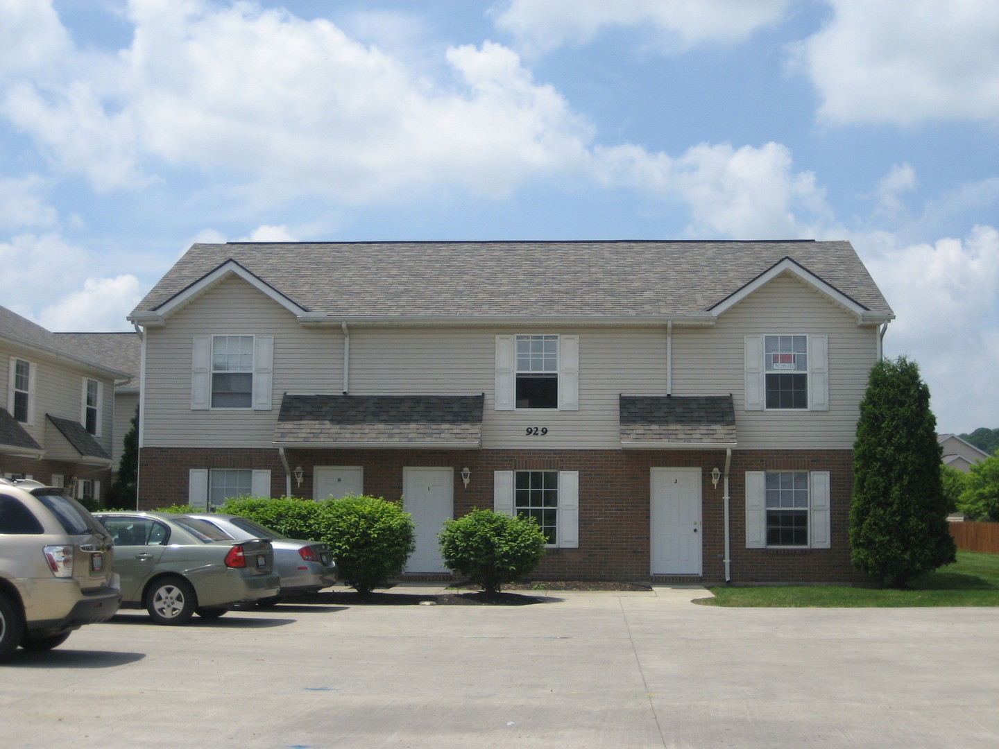 Newark Apartment: Empire Drive