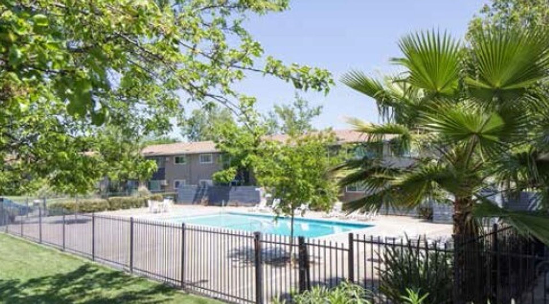 North Highlands Apartment: 5520 Generals Place