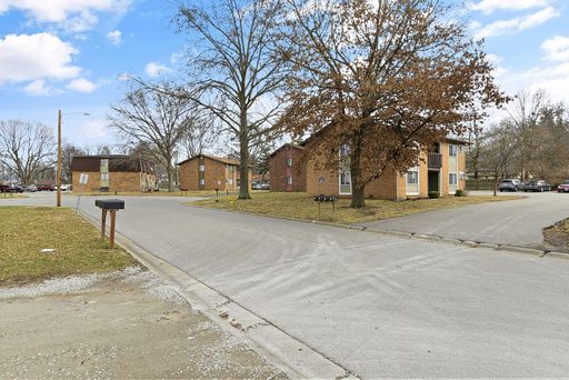 Save up to $500 off Move In Costs with your EXCELLENT CREDIT! *Restrictions apply – photo 1