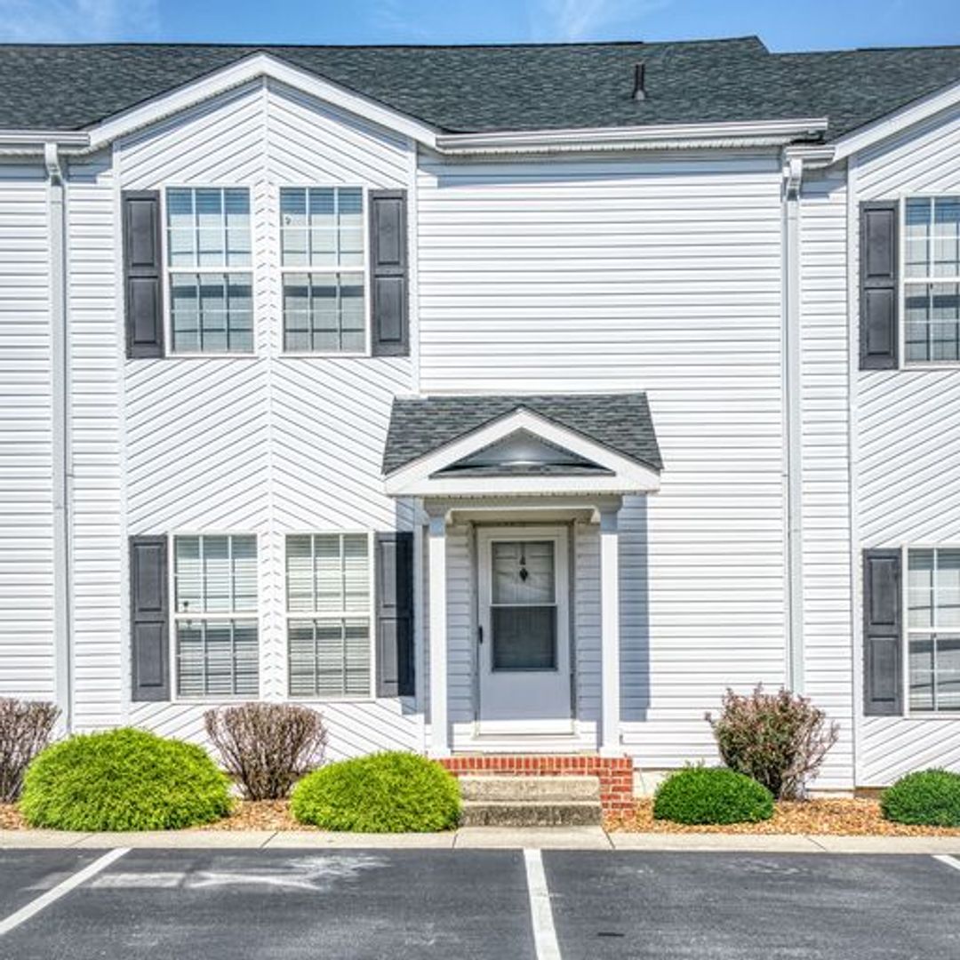 Crossville Apartment: 254 Charleston Lane