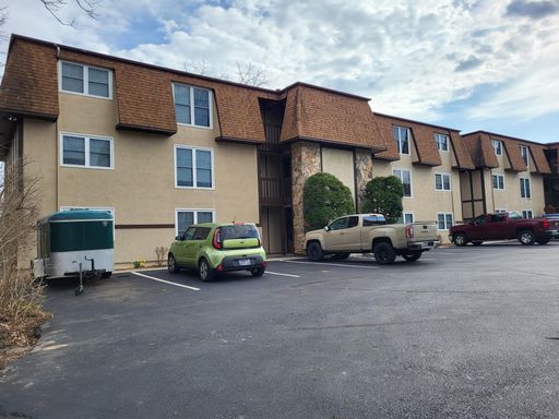 Highland Courtyard Loop, Crossville, TN 38555