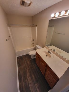 Buchanan Square, Crossville, TN 38555