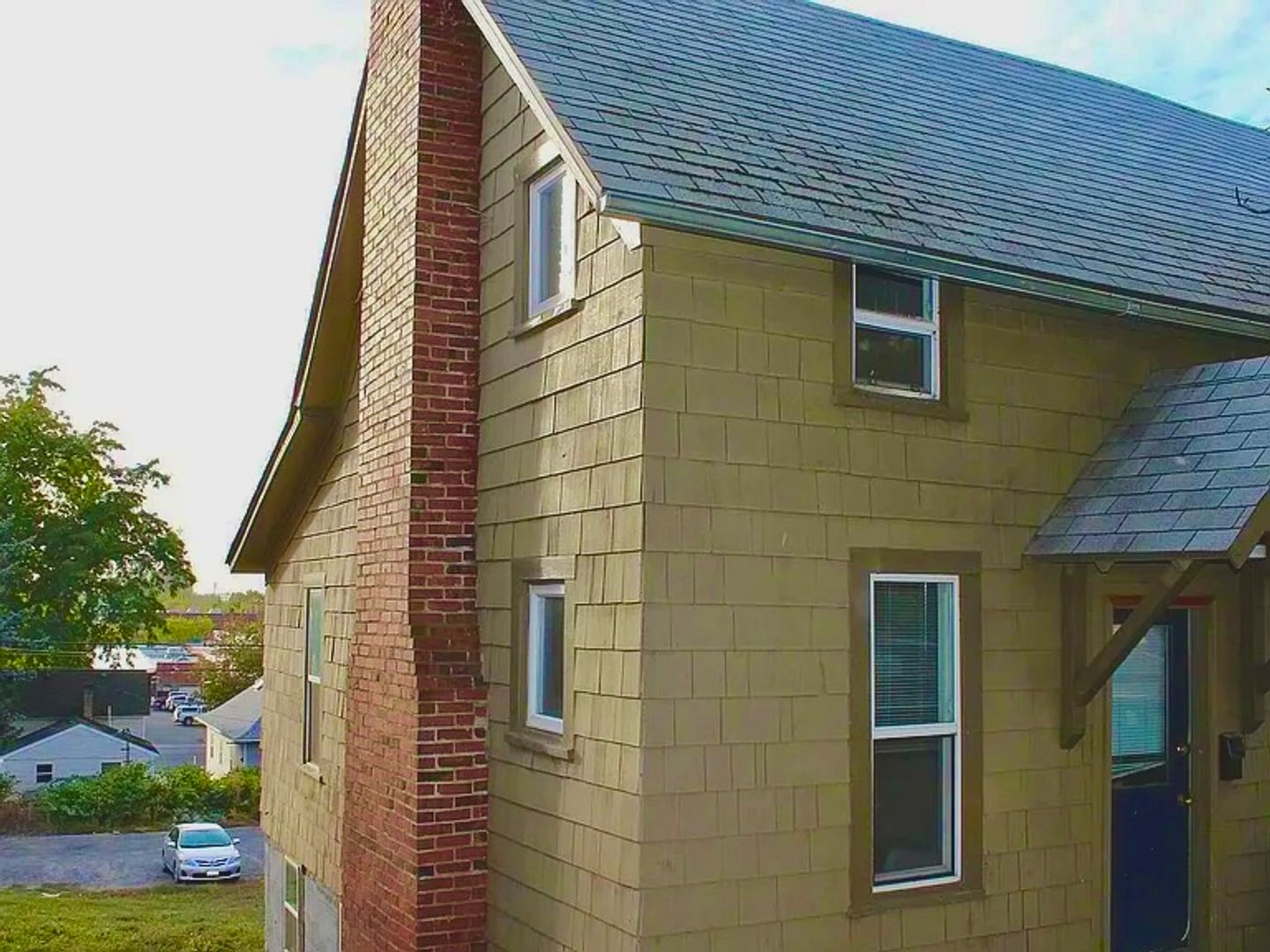 Moscow Apartment: 617 S Jefferson St.