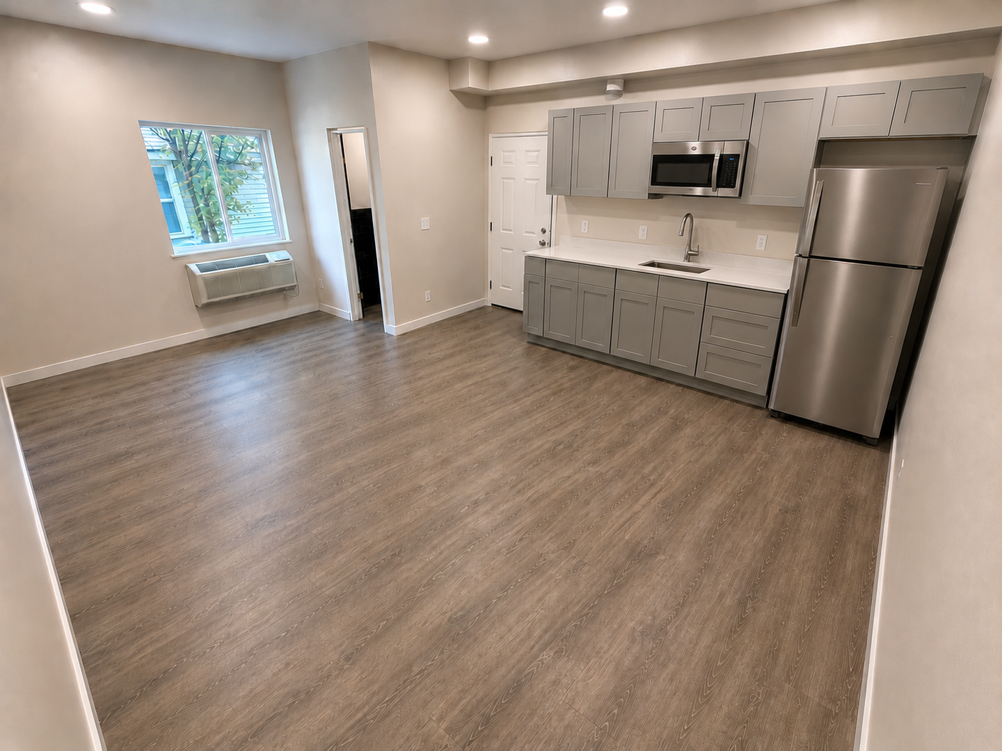 Moscow Apartment: 412 Spotswood Street