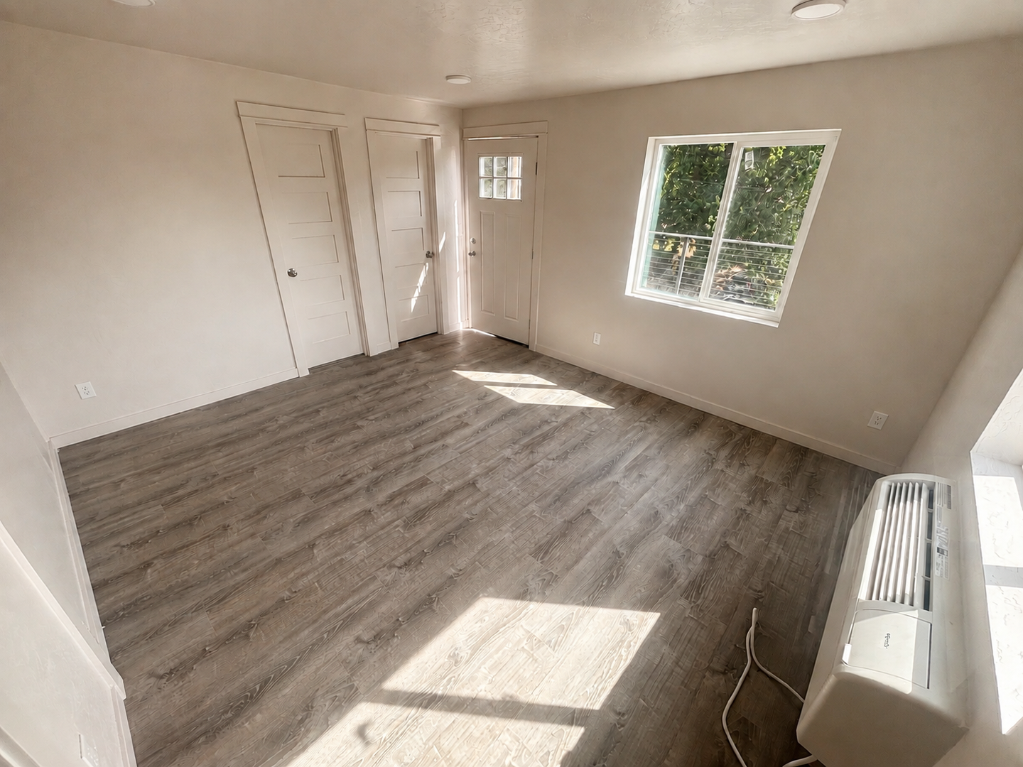 Moscow Apartment: 413 S Asbury St.