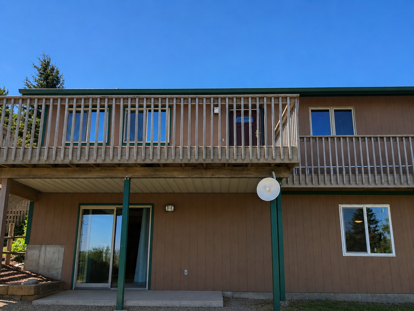 Moscow Apartment: 2256 W A St