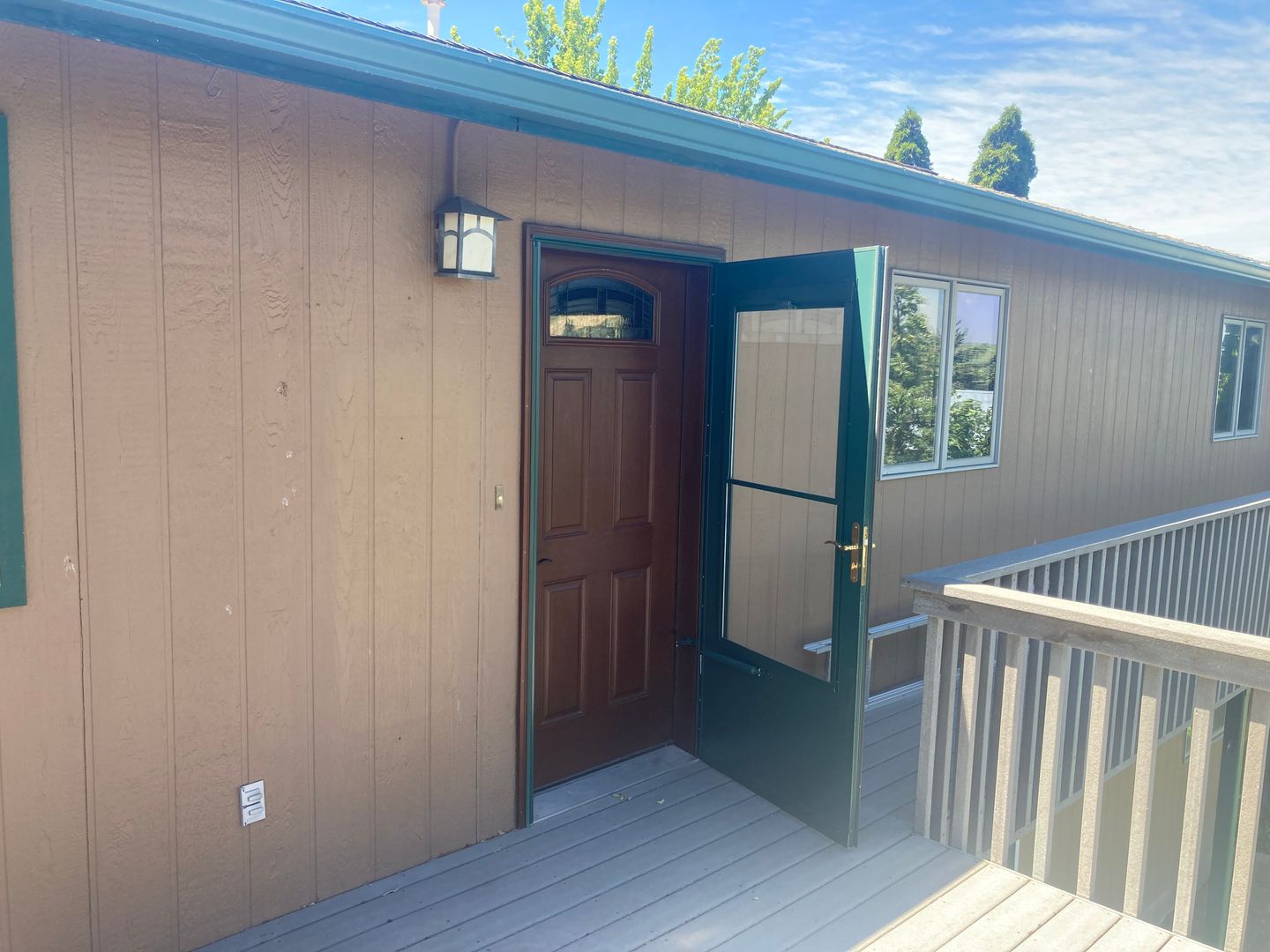 Moscow Apartment: 2256 W A St
