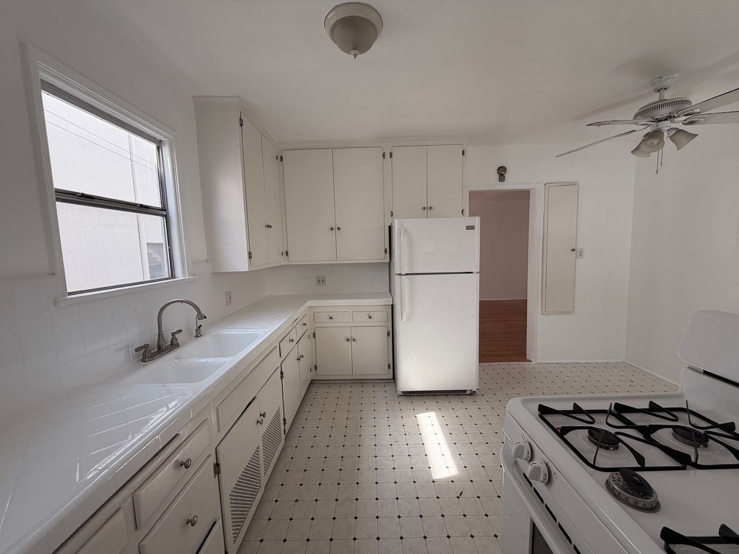 Los Angeles Apartment: 820 N. Edinburgh Ave.