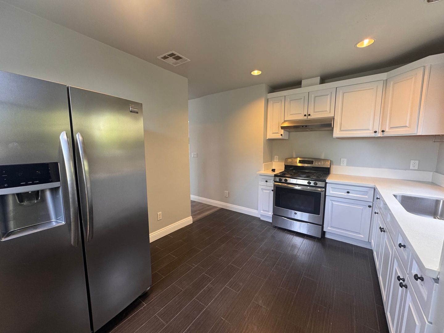 Los Angeles Apartment: 703 N. Ave. 54/5375 East Raphael