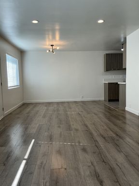 Fully Remodeled 2bed/1bath in Van Nuys/Lake Balboa – photo 1