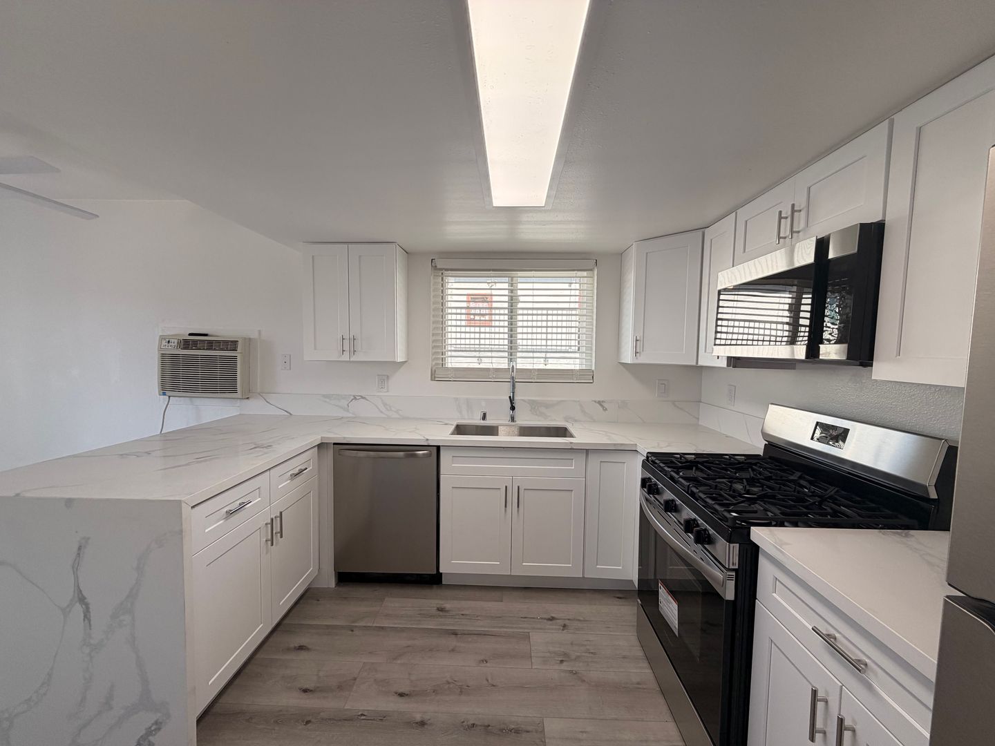 Tujunga Apartment: 10237 Tujunga Canyon Blvd