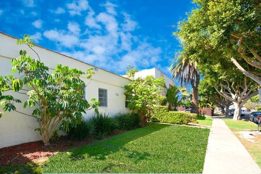 Now Leasing 2 Bedroom Bungalow in Santa Monica! – photo 1
