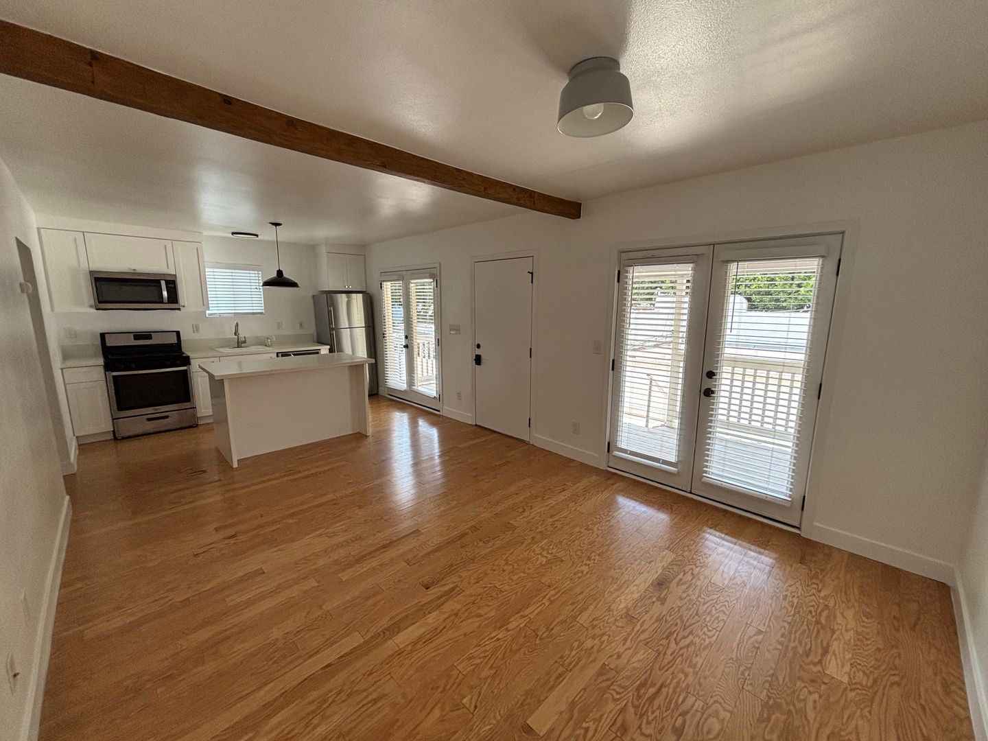 Los Angeles Apartment: 3232 Verdugo Road