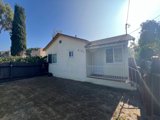 2-bedroom, 1-bath home in the heart of Glendale! – photo 1