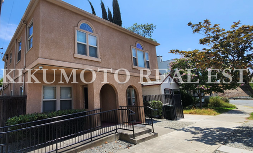 Remodeled 2 Bedroom, 1 Bath Tri-plex – photo 1