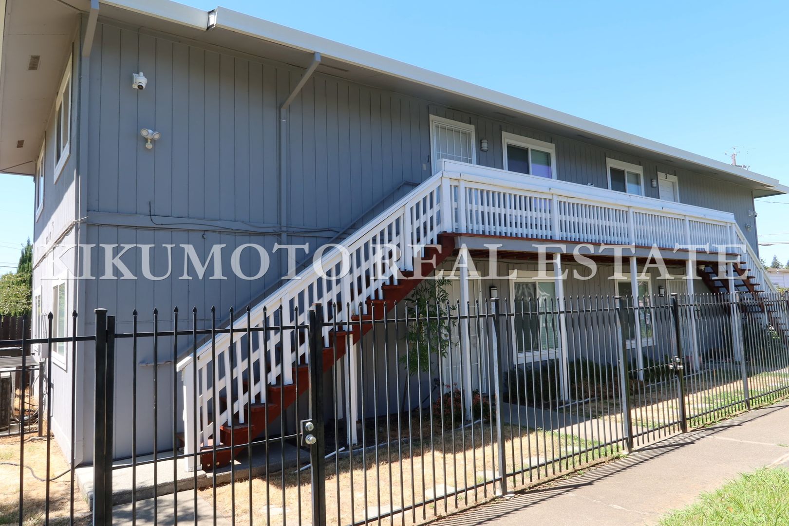 Sacramento Apartment: 2213 15th Avenue