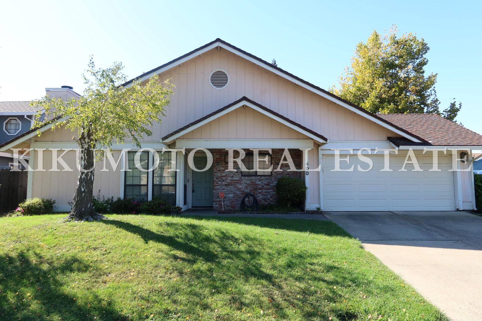 Sacramento House: 400 Pimentel Way