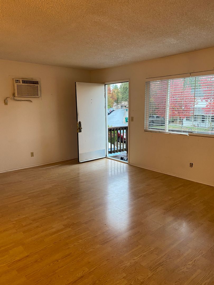 Placerville Apartment: 495 Ridgecrest Ct