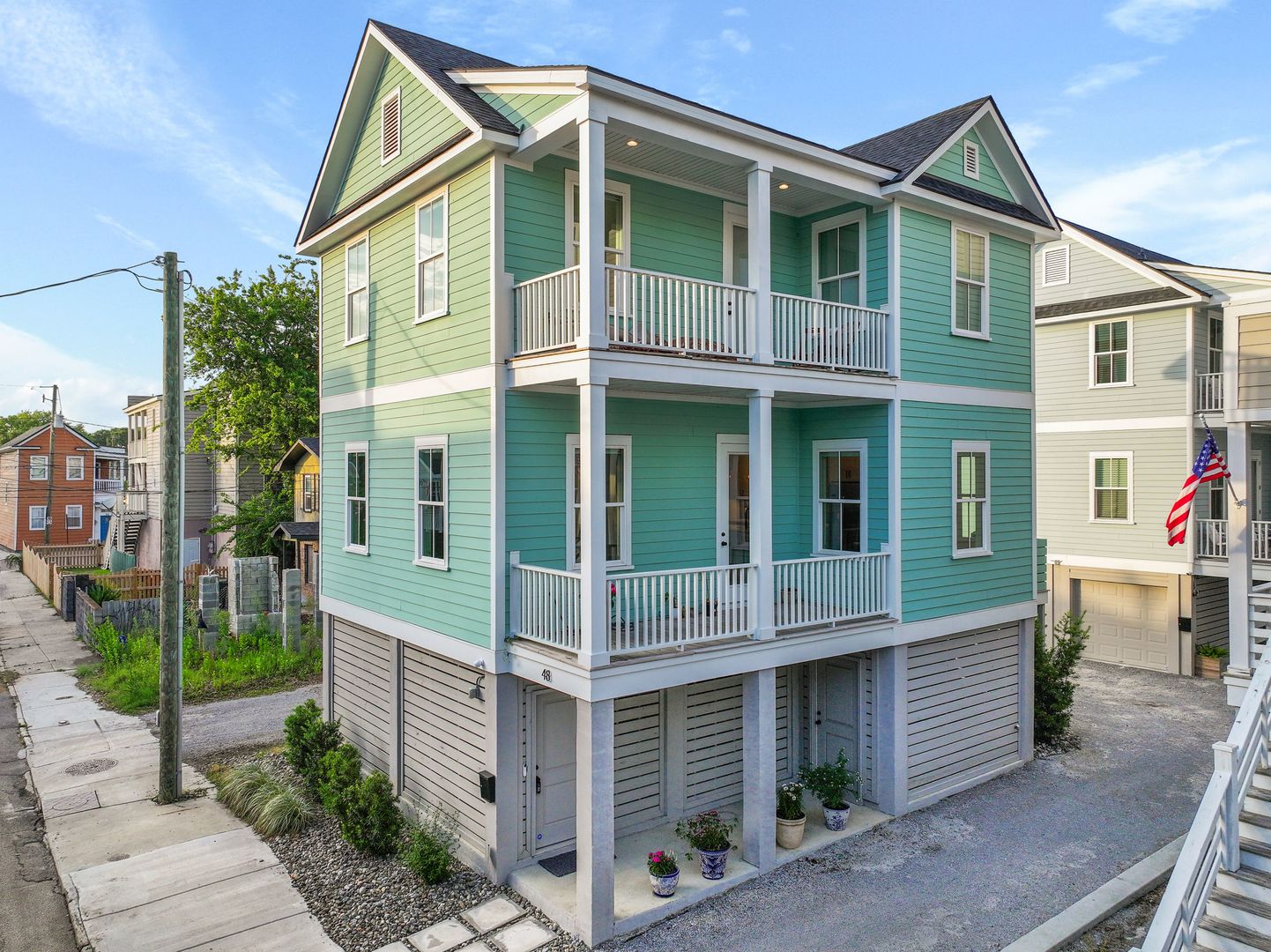 Charleston House: 48 Aiken Street