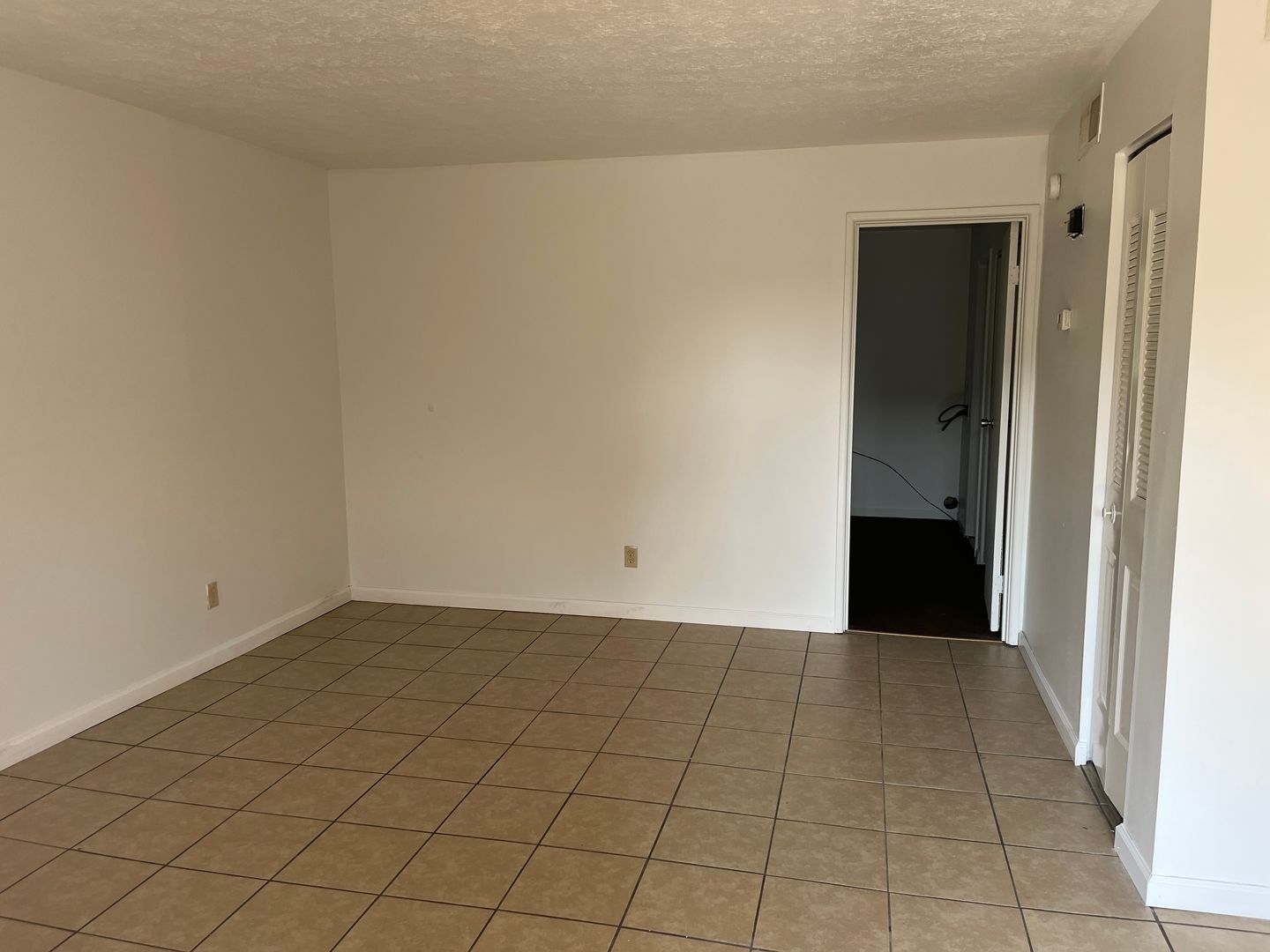 Radcliff Apartment: 306 Elmwood Drive