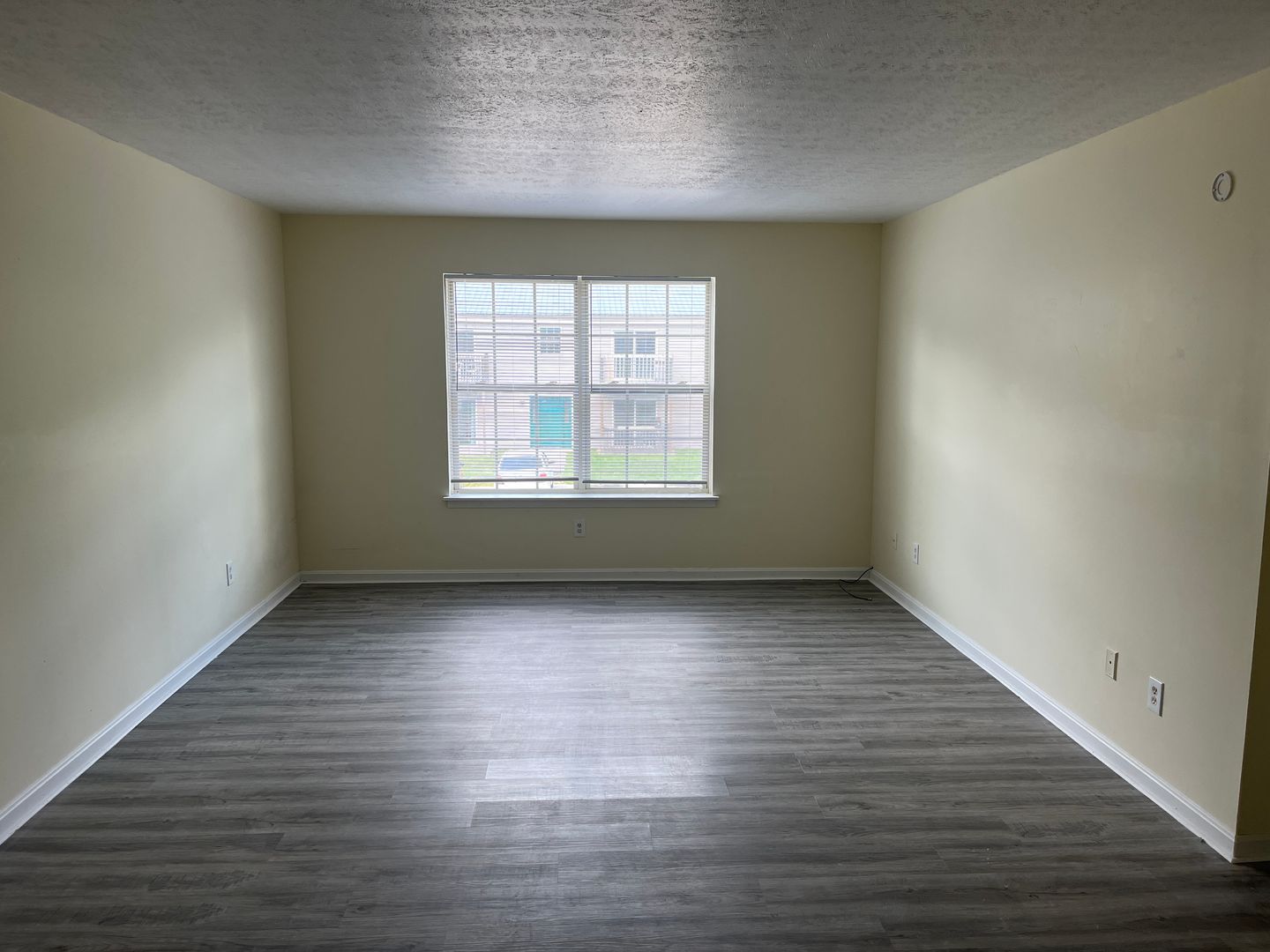 Elizabethtown Apartment: 100 Pear Orchard Estates Dr