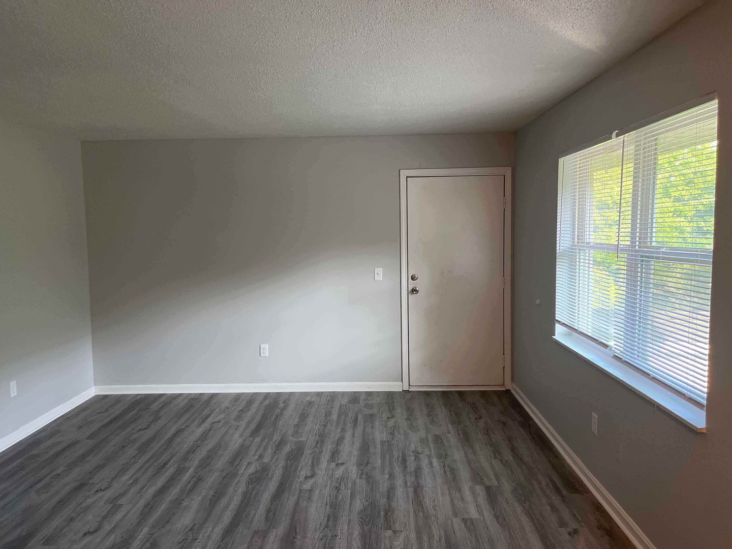 Radcliff Apartment: 102 Navaho Court