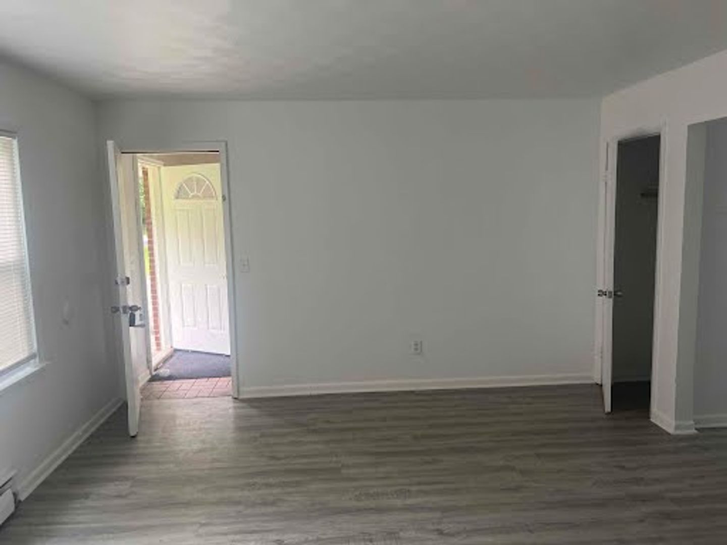 Radcliff Apartment: 100 Navaho Ct