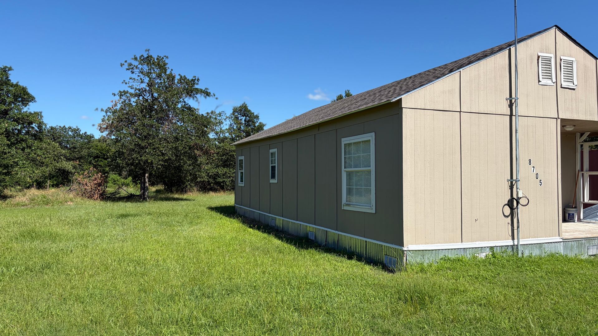 Poolville House: 8705 Old Agnus Rd