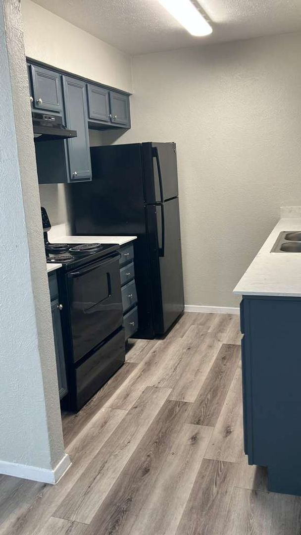 Dallas Apartment: 6271 Highland Hills Dr