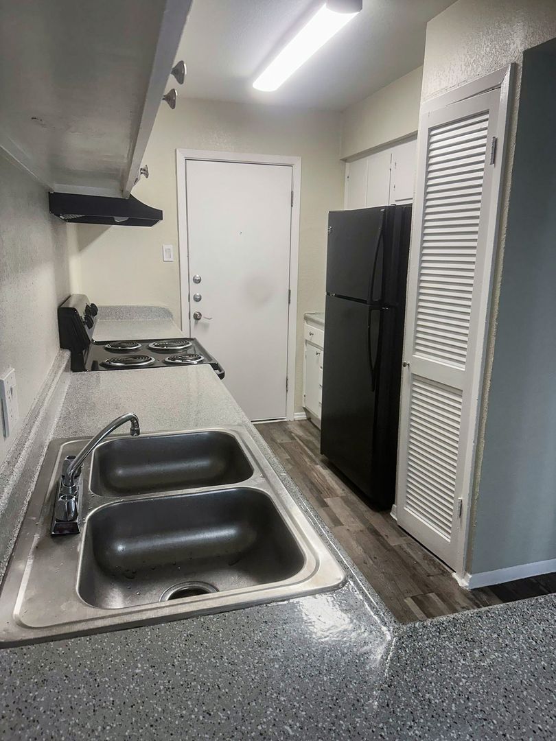 Dallas Apartment: 3604 Legendary Lane