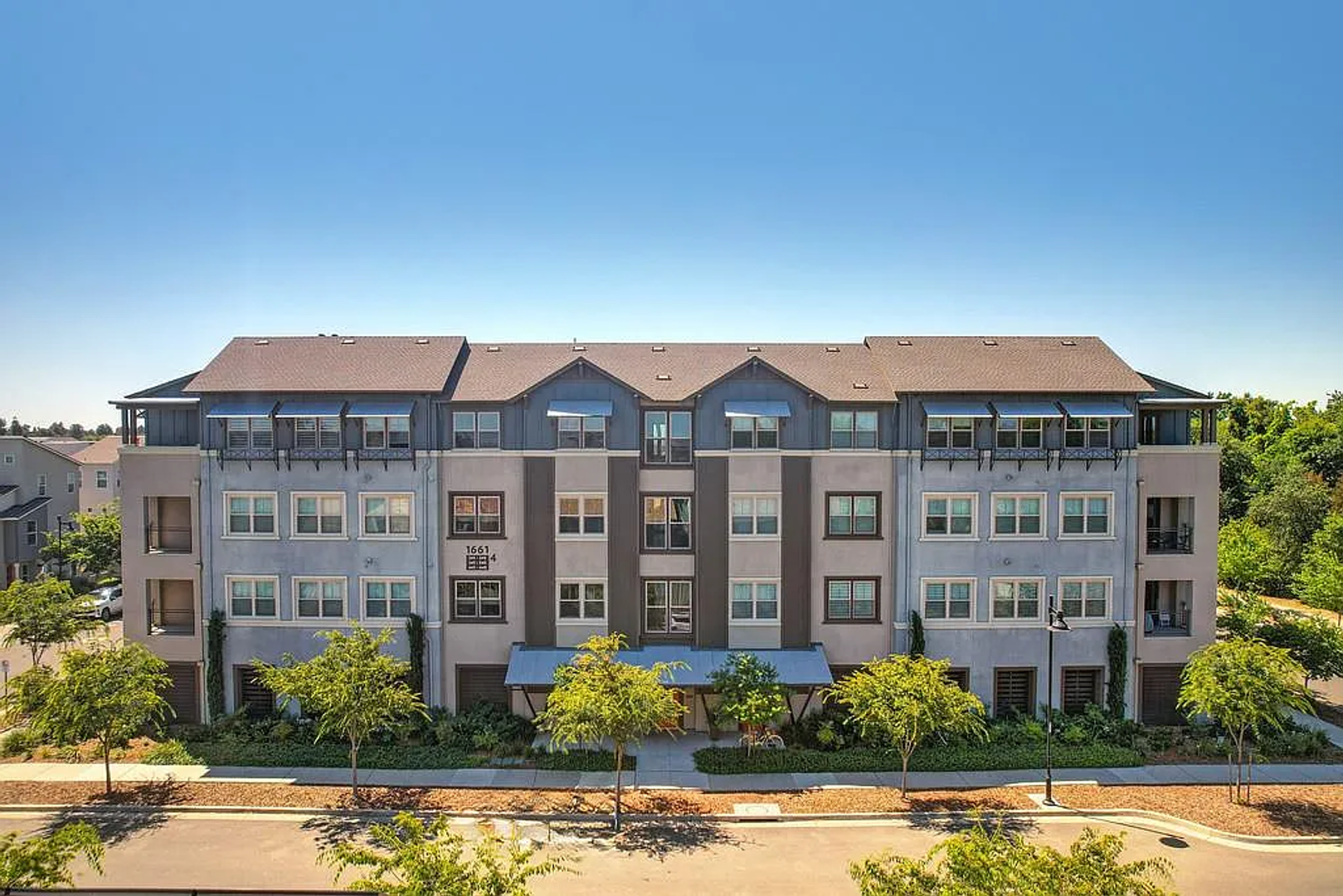 Davis House: 1661 Spring Street #441