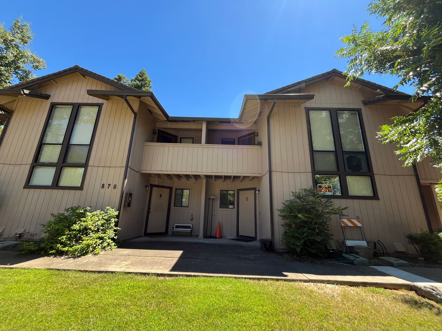 Davis Apartment: 870 Adams Street